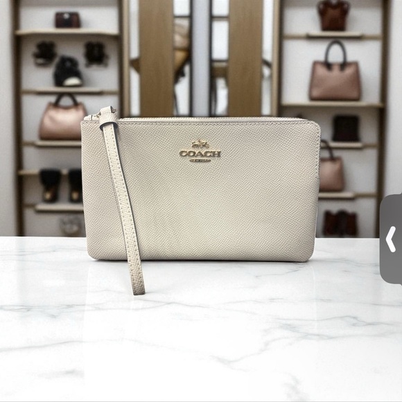 Coach White Wristlet Clutch - Picture 1 of 1